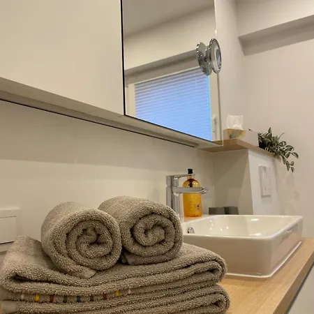 Lägenhet Wohlfuehloase Aus Holz Fuer 1-6 Personen