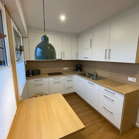 Wohlfuehloase Aus Holz Fuer 1-6 Personen