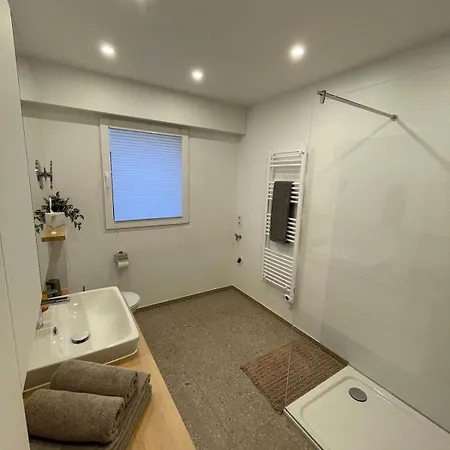 Wohlfuehloase Aus Holz Fuer 1-6 Personen *