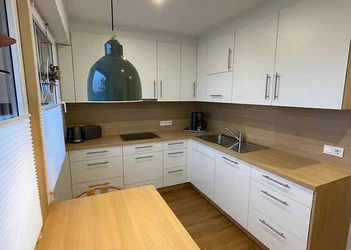 Wohlfuehloase Aus Holz Fuer 1-6 Personen